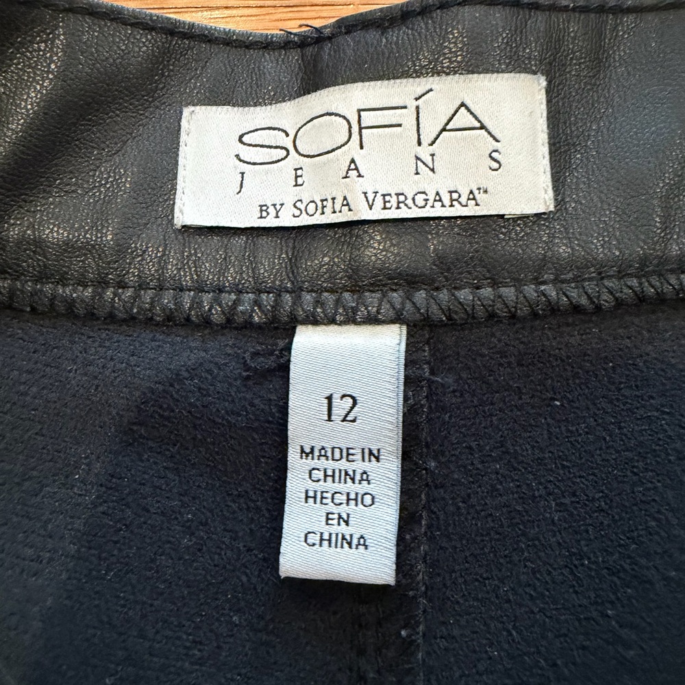 Sofia by Sofia Vergara Vegan Leather Pants - Picture 6 of 6